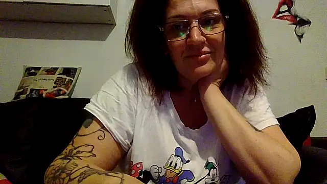 RubyyRosee online show from April 10, 2026, 5:45 am