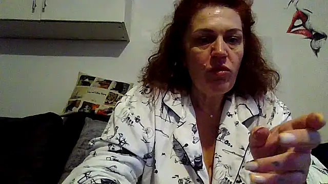 RubyyRosee online show from April 17, 2026, 5:43 am
