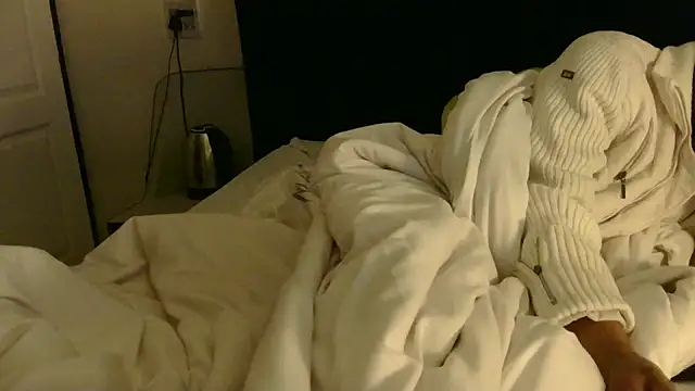 Ivysol online show from November 6, 2025, 7:37 pm