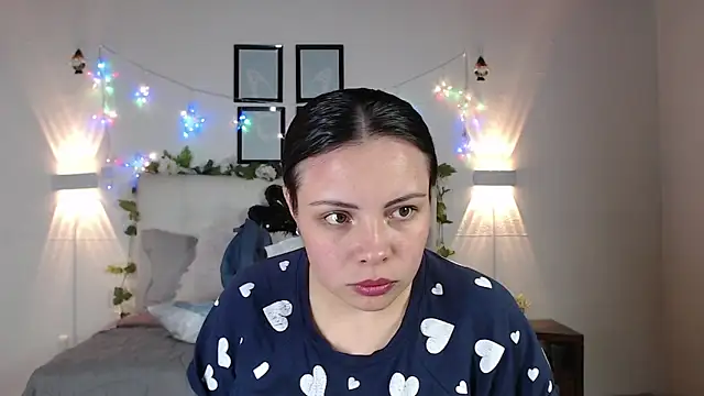 Megan 05  online show from February 27, 2026, 7:03 pm