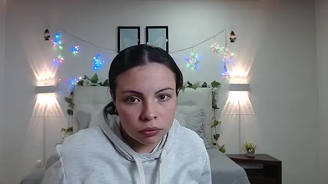 Megan 05  online show from May 13, 2026, 7:00 pm