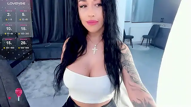 oh julya online show from February 4, 2025, 7:22 pm