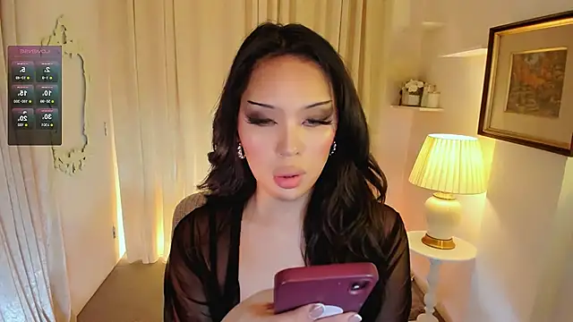 MS LUNA online show from April 18, 2026, 10:54 pm