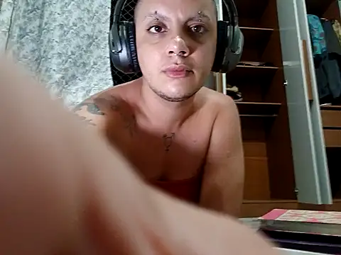 ttransviado online show from November 12, 2025, 5:08 am