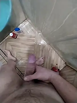 Snapshot of Pio185 chatting on February 8, 2026, 9:18 pm Pio185 online show from February 8, 2026, 9:18 pm