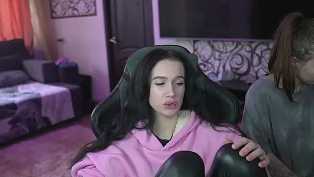 Snapshot of lis_silver chatting on February 9, 2026, 10:30 am lis silver online show from February 9, 2026, 10:30 am