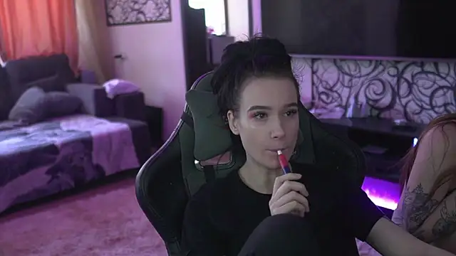 Snapshot of lis_silver chatting on February 10, 2026, 8:29 am lis silver online show from February 10, 2026, 8:29 am