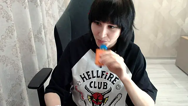 MistyDark online show from October 22, 2025, 10:04 am