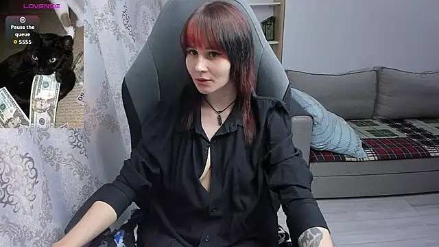 MistyDark online show from February 5, 2026, 11:59 am