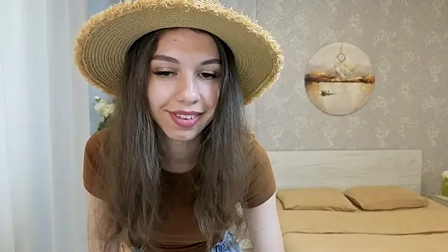 Snapshot of KellyShines chatting on July 7, 2026, 7:23 am KellyShines online show from July 7, 2026, 7:23 am