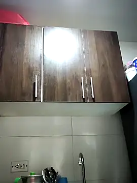 Megara 25 online show from November 28, 2025, 4:42 pm