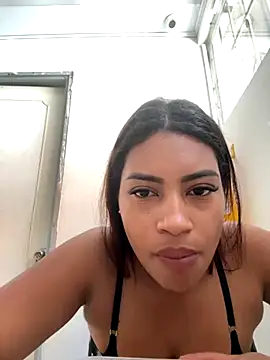 AmberMoss1 online show from September 13, 2025, 6:29 pm