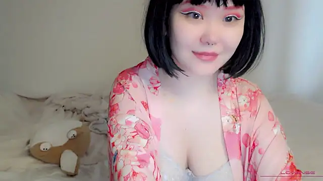Snapshot of tsunade_chan chatting on October 8, 2025, 5:16 am tsunade chan online show from October 8, 2025, 5:16 am
