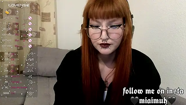 Snapshot of mia__yui chatting on October 23, 2025, 3:55 pm mia  yui online show from October 23, 2025, 3:55 pm