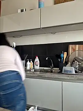 Alexandra knight online show from March 1, 2026, 1:02 pm