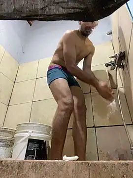 Snapshot of Emabracamonte95 chatting on November 7, 2025, 8:20 pm Emabracamonte95 online show from November 7, 2025, 8:20 pm