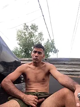 Snapshot of Emabracamonte95 chatting on March 14, 2026, 9:42 pm Emabracamonte95 online show from March 14, 2026, 9:42 pm