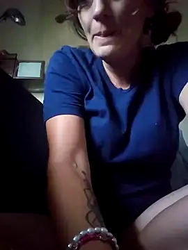 Snapshot of adrielleigh chatting on September 26, 2025, 5:39 pm adrielleigh online show from September 26, 2025, 5:39 pm