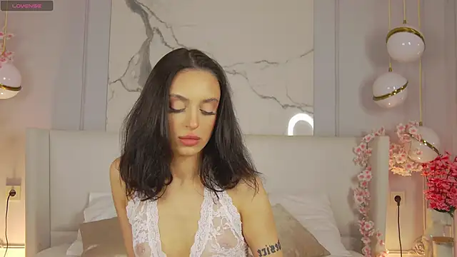 Snapshot of AdoraCortes chatting on October 8, 2025, 5:05 am AdoraCortes online show from October 8, 2025, 5:05 am