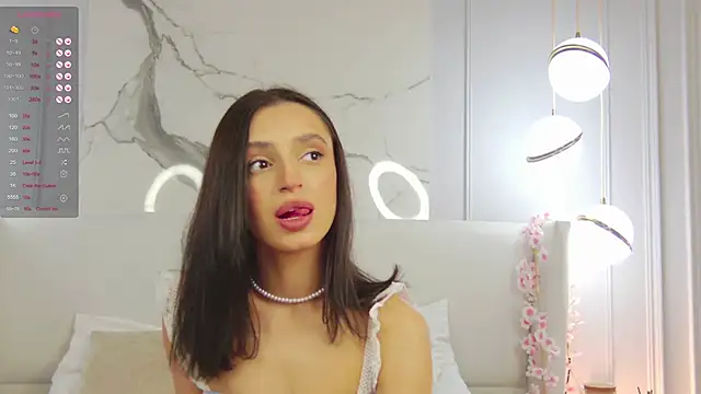 Snapshot of AdoraCortes chatting on November 9, 2025, 5:28 am AdoraCortes online show from November 9, 2025, 5:28 am