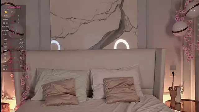 Snapshot of AdoraCortes chatting on November 14, 2025, 5:06 am AdoraCortes online show from November 14, 2025, 5:06 am