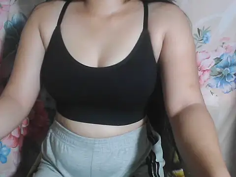 Snapshot of Katie_Winslet chatting on October 2, 2025, 11:12 pm Katie Winslet online show from October 2, 2025, 11:12 pm