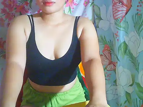 Katie Winslet online show from December 22, 2025, 11:57 pm