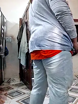 SIMIHOT online show from December 15, 2025, 8:51 am