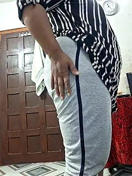 SIMIHOT online show from January 8, 2026, 9:22 am