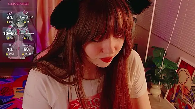Snapshot of Moon__Bunny chatting on June 11, 2026, 12:32 am Moon Bunny online show from June 11, 2026, 12:32 am