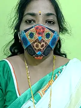 Snapshot of Tamil_Mithra chatting on May 18, 2026, 8:42 am Tamil Mithra online show from May 18, 2026, 8:42 am