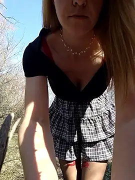 YOOUR EVAA online show from April 1, 2026, 8:59 am