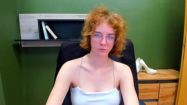 juicyPenny online show from September 9, 2025, 6:35 am