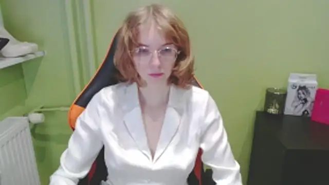 juicyPenny online show from December 15, 2025, 7:45 am