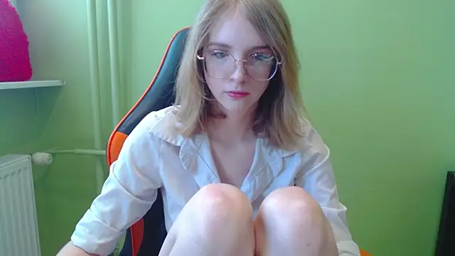 juicyPenny online show from March 26, 2026, 7:47 am