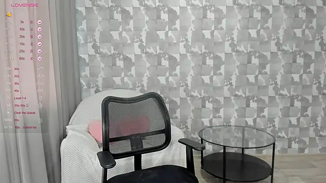 Kseni a online show from November 8, 2025, 11:32 am