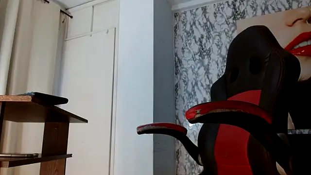 mariani smith online show from November 28, 2025, 11:46 am