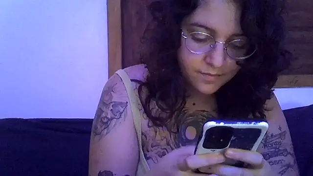 Blue Liz online show from November 30, 2025, 1:15 pm