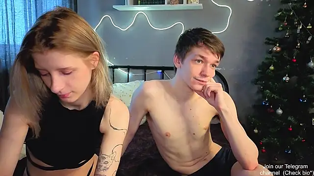 Snapshot of Lewis_and_Marta chatting on December 5, 2025, 11:41 am Lewis and Marta online show from December 5, 2025, 11:41 am