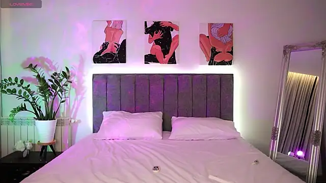 Katherinepinke online show from August 4, 2026, 6:10 pm