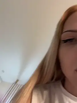 olivia soft online show from April 18, 2026, 1:26 pm