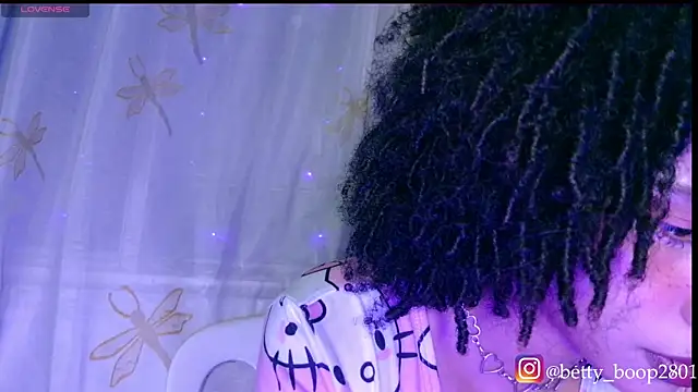 Snapshot of bettyboo2801 chatting on February 12, 2026, 2:28 am bettyboo2801 online show from February 12, 2026, 2:28 am