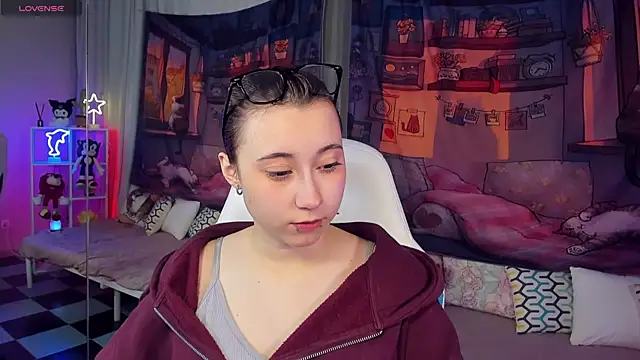 Snapshot of ClaraParks chatting on December 14, 2025, 10:25 pm ClaraParks online show from December 14, 2025, 10:25 pm