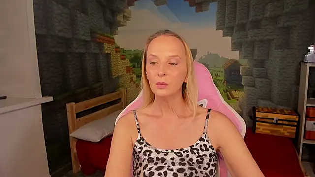 Snapshot of ClaraParks chatting on January 9, 2026, 10:18 am ClaraParks online show from January 9, 2026, 10:18 am