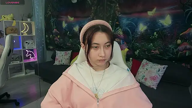 Snapshot of ClaraParks chatting on February 4, 2026, 8:36 pm ClaraParks online show from February 4, 2026, 8:36 pm