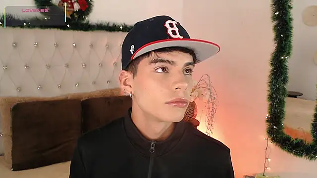 Dulcey  online show from December 14, 2025, 4:29 am