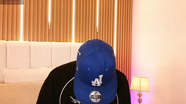 Dulcey  online show from March 20, 2026, 5:12 am