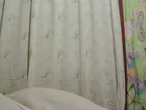 hotolivia34 online show from October 9, 2025, 7:12 pm