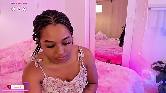 Snapshot of _Zahara_ chatting on November 4, 2025, 11:26 pm Zahara online show from November 4, 2025, 11:26 pm