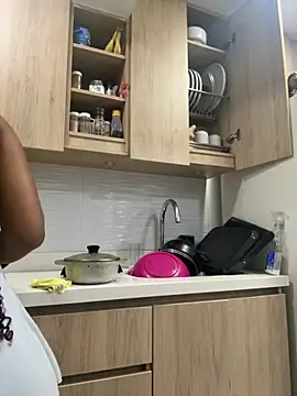 Snapshot of _Zahara_ chatting on November 8, 2025, 11:14 pm Zahara online show from November 8, 2025, 11:14 pm